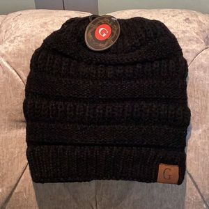 KNITTED “G” beanie Black